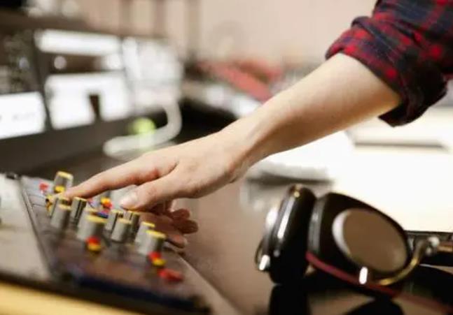 功率放大器如何配置使音響系統達到更好的效果 功率放大器如何配置使音響系統達到更好的效果